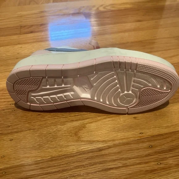 Nike Kids' Sneakers in Pink, Gray, and White - Picture 3 of 5